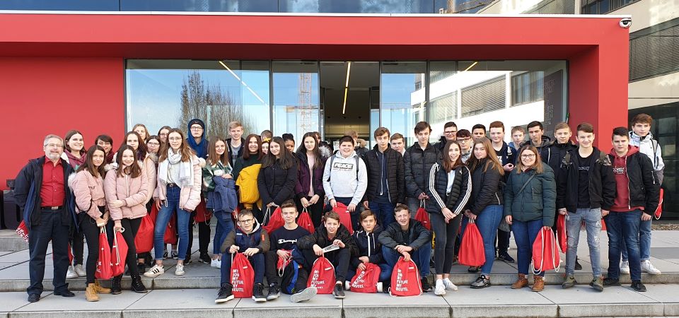 Betriebsbesichtigung der Schüller Möbelwerke KG in Herrieden