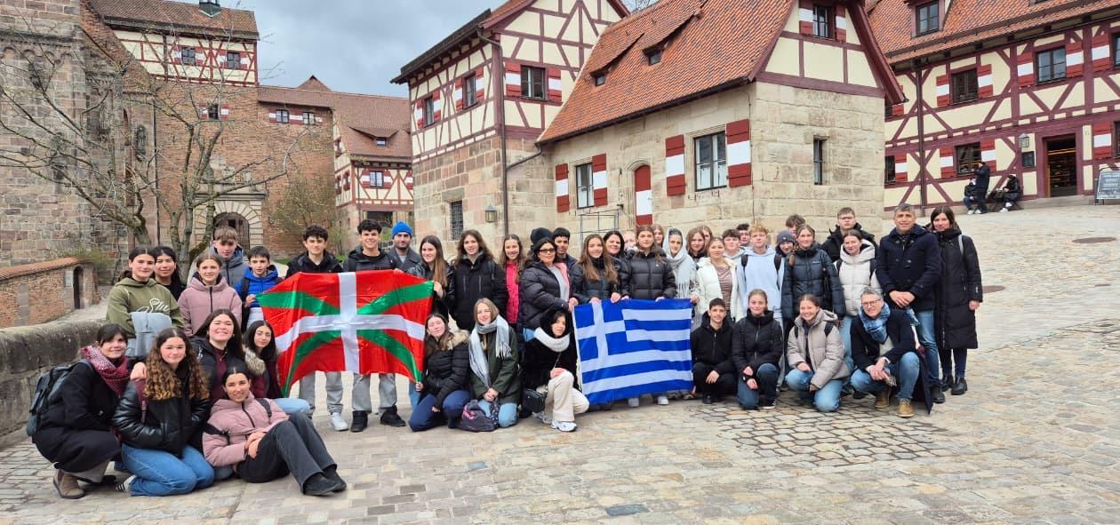 Die Staatliche Wirtschaftsschule Dinkelsbühl feiert trinationale Austauschwoche mit Partnern aus Griechenland und dem Baskenland